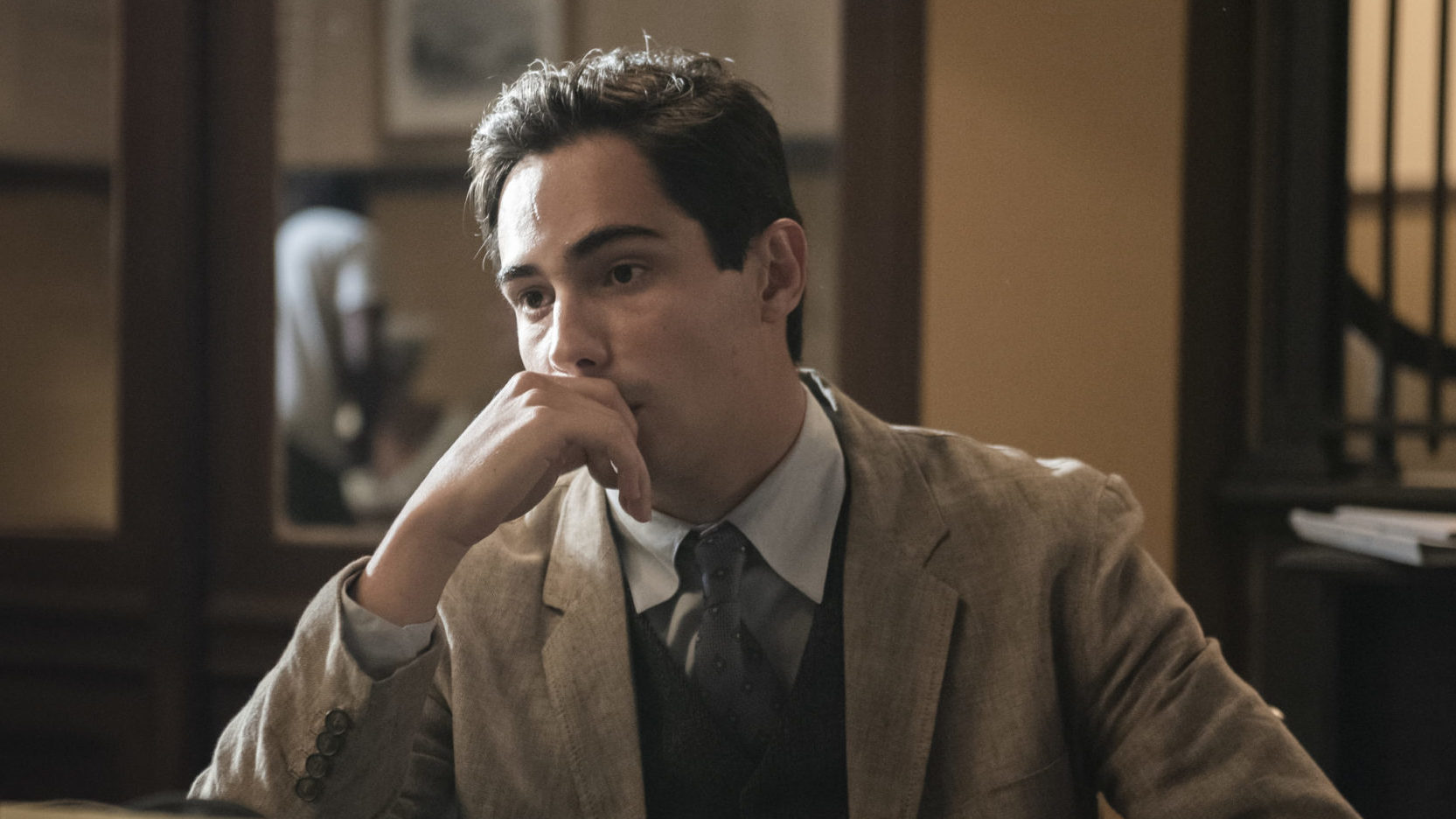 Carlos (Danilo Mesquita) em Éramos Seis