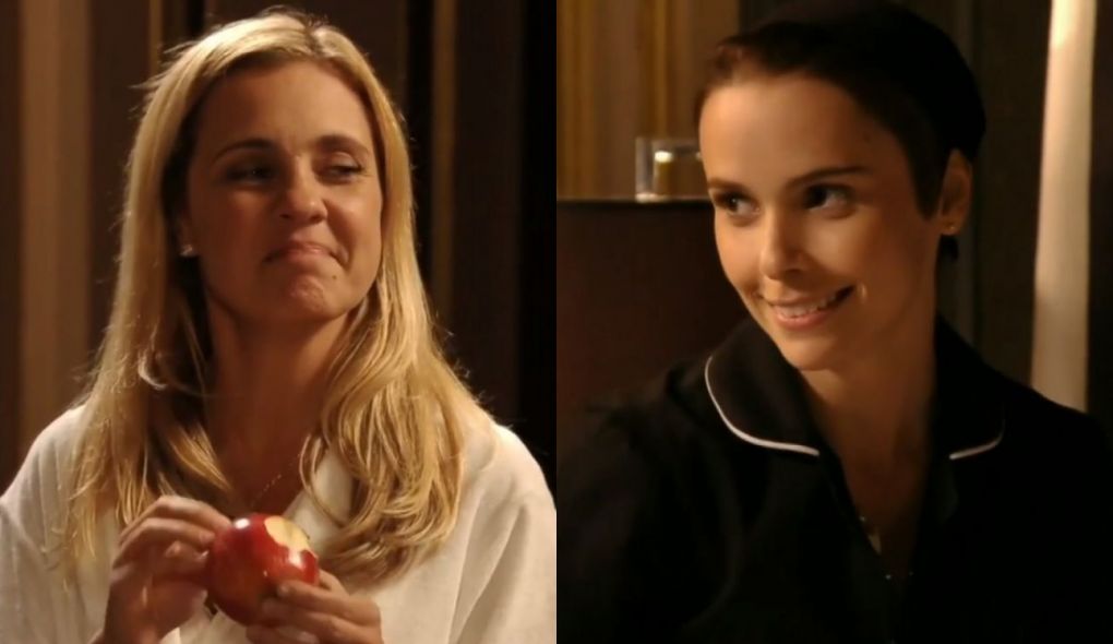 Carminha (Adriana Esteves) de Nina (Débora Falabella) de Avenida Brasil