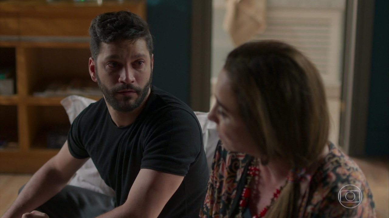 Diogo (Armando Babaioff) e Isadora (Marisa Orth) em Bom Sucesso