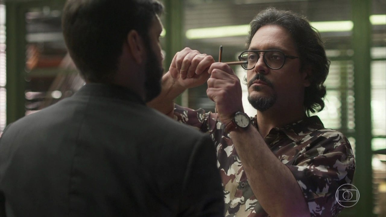 Diogo (Armando Babaioff) e Mario (Lúcio Mauro Filho) em Bom Sucesso