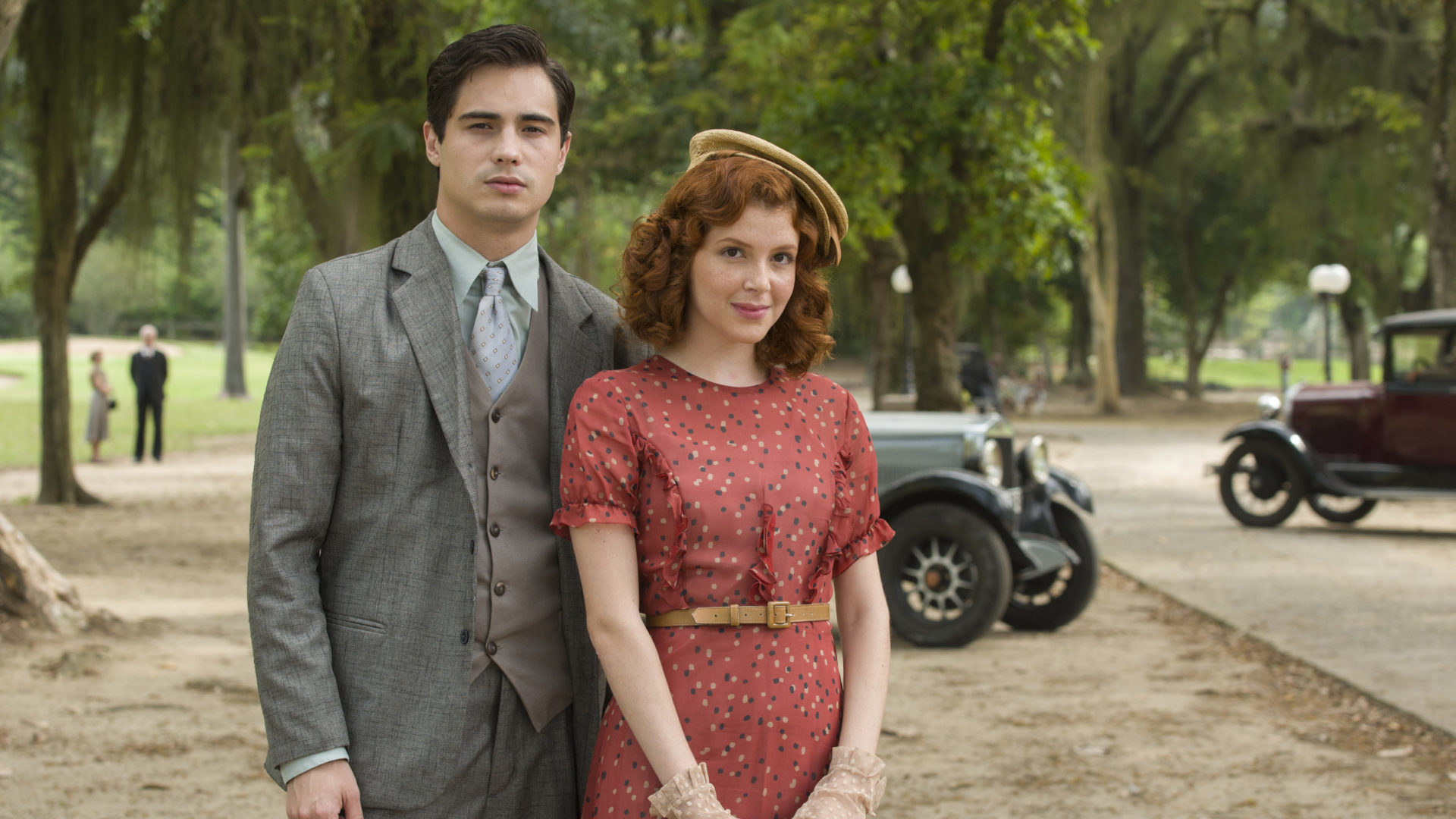 Carlos (Danilo Mesquita) e Mabel (Carla Nunes) em Éramos Seis