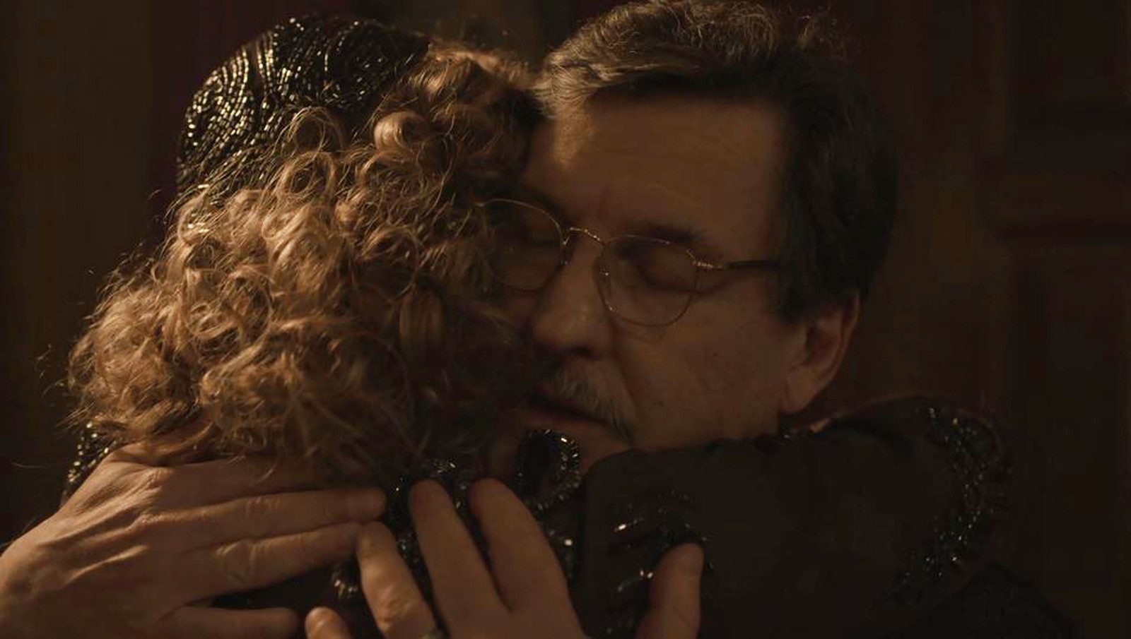 Marion e Júlio se reencontram após dez anos (Divulgação: TV Globo)