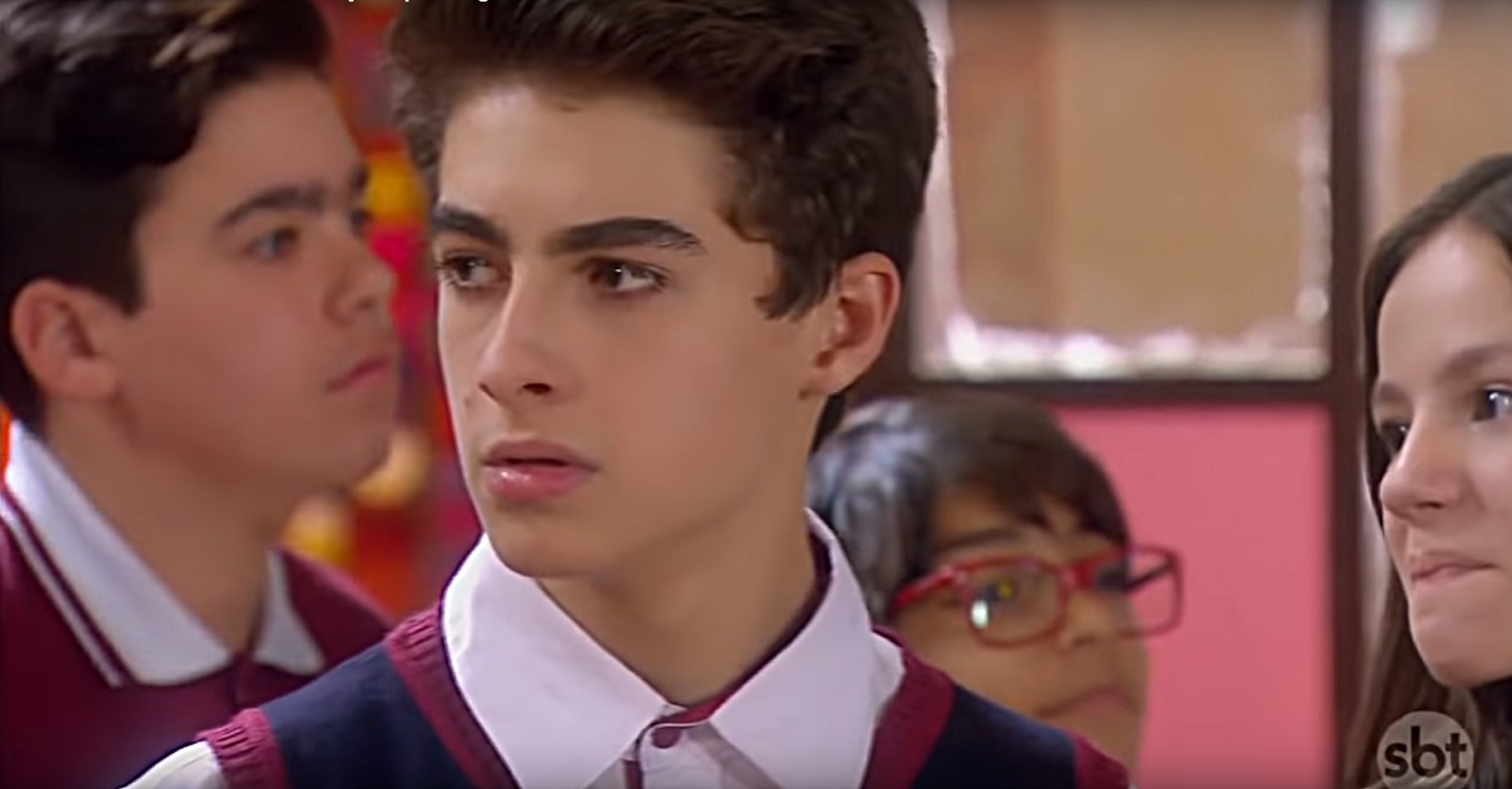 Eric foge da escola Ruth Goulart (Reprodução: SBT)