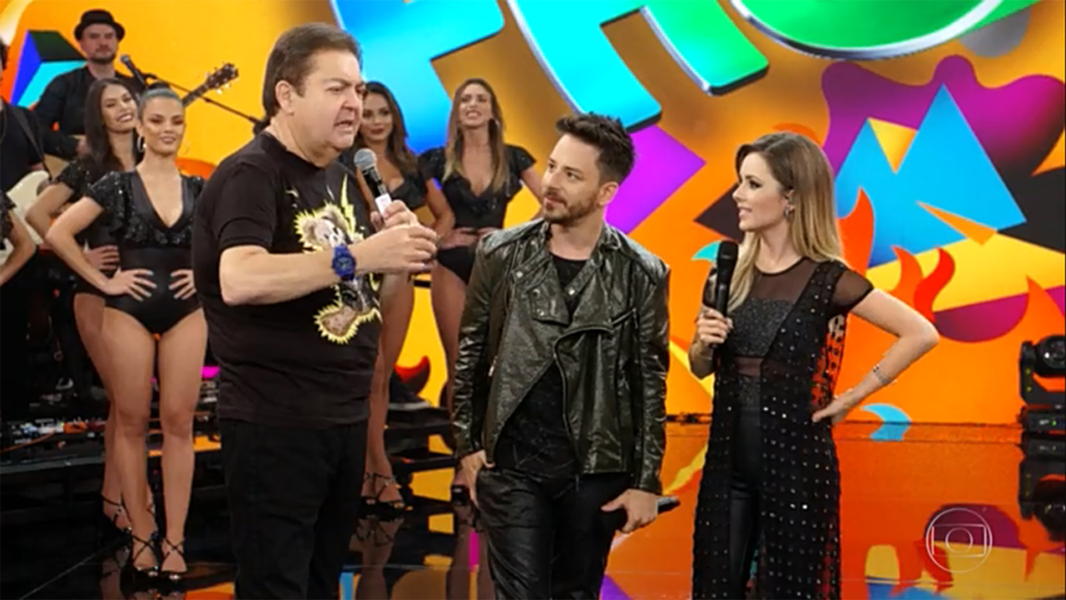Fausto Silva, Sandy e Junior no Domingão do Faustão