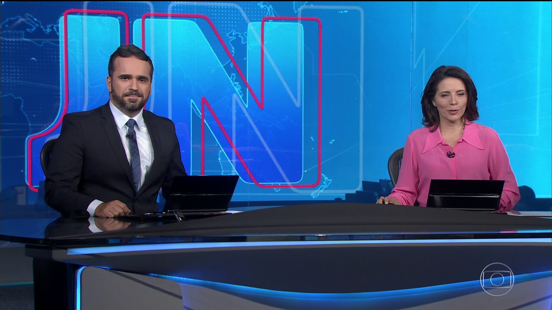 Filipe Toledo e Luzimar Collares no comando do Jornal Nacional (Reprodução / Twitter)