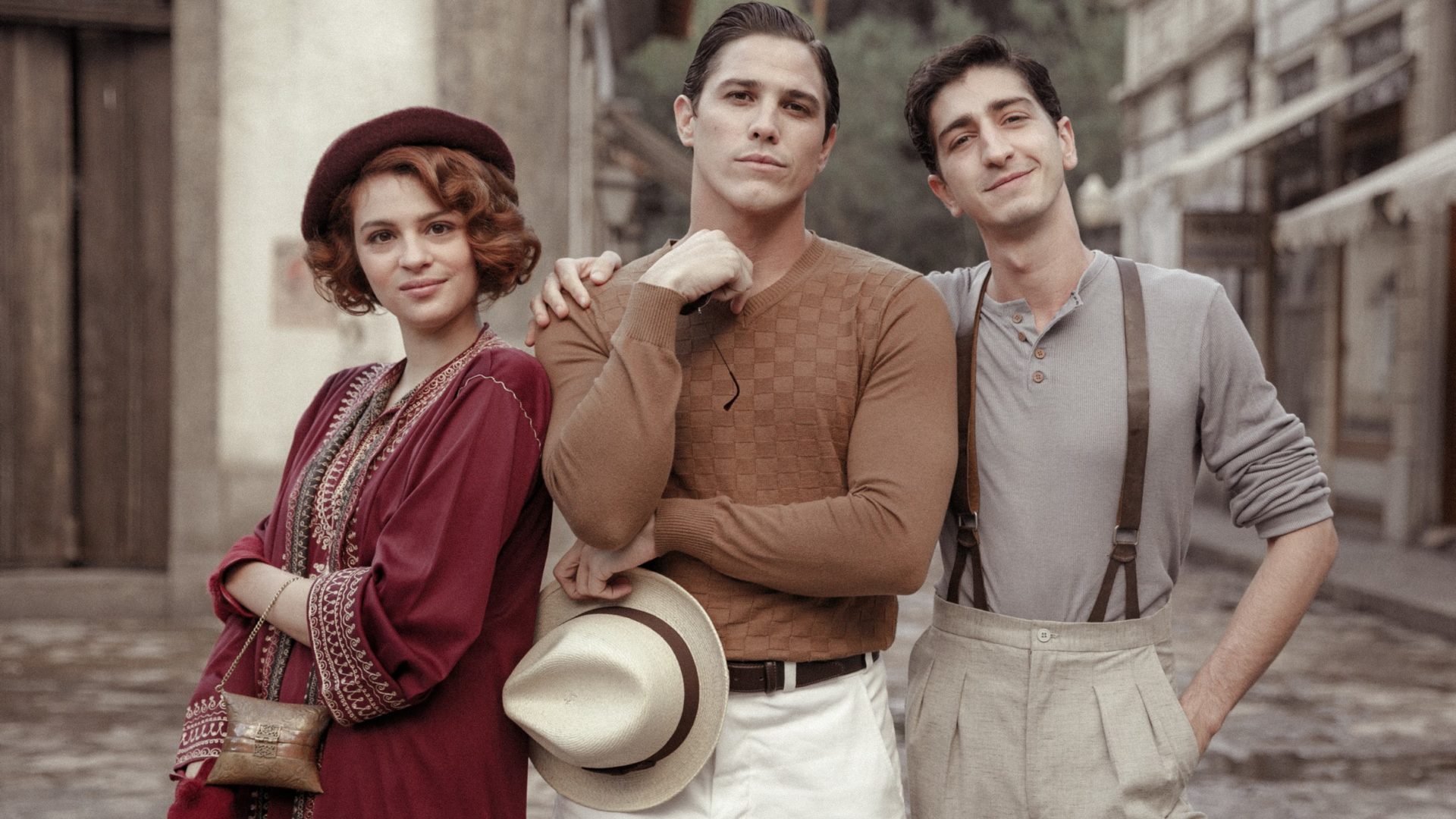 Geraldinho (Johnny Massaro), Rômulo (Romulo Arantes Neto) e Catarina (Lara Tremouroux) em Filhos da Pátria