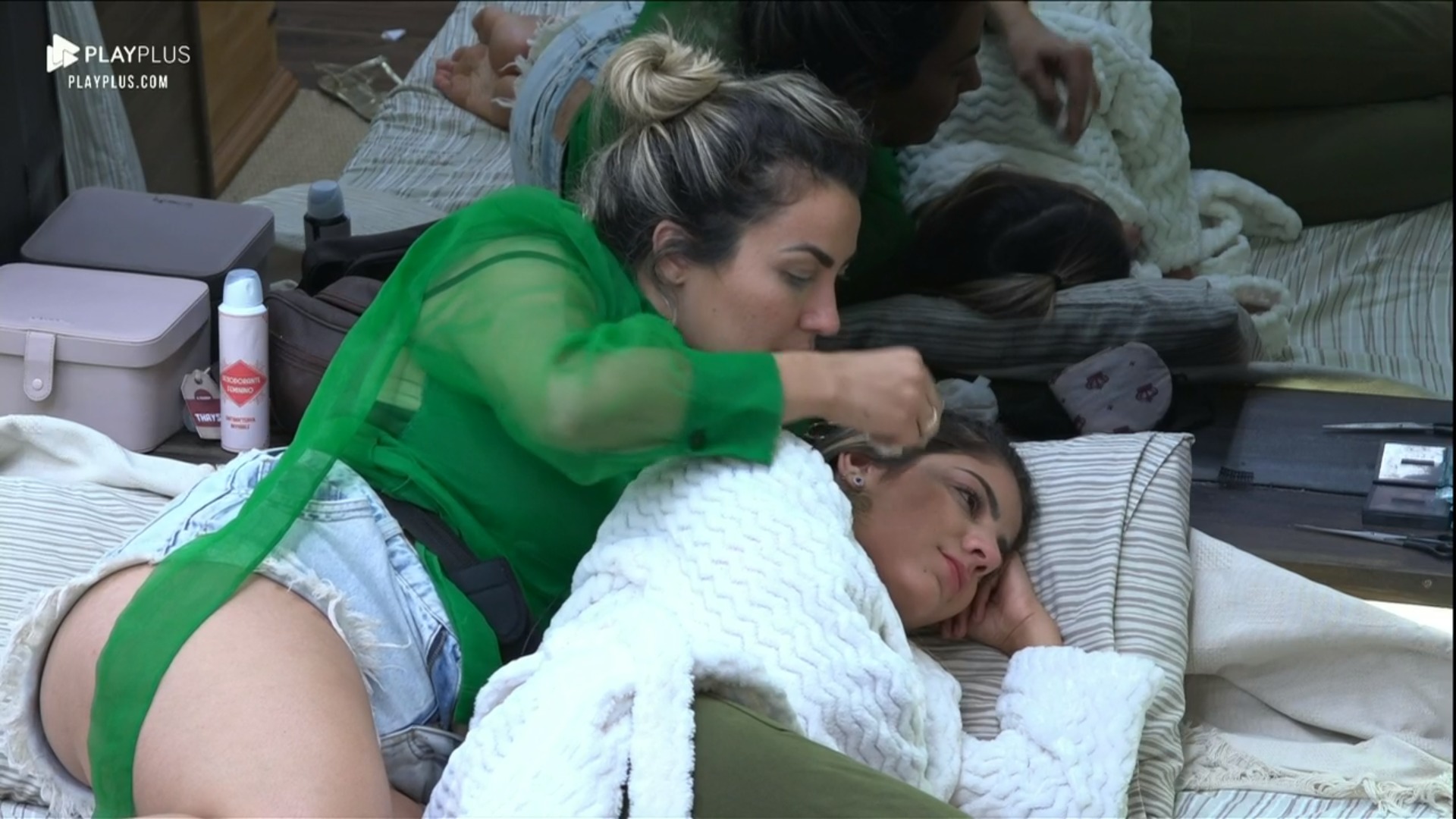 Thayse Teixeira e Hariany Almeida em A Fazenda 11