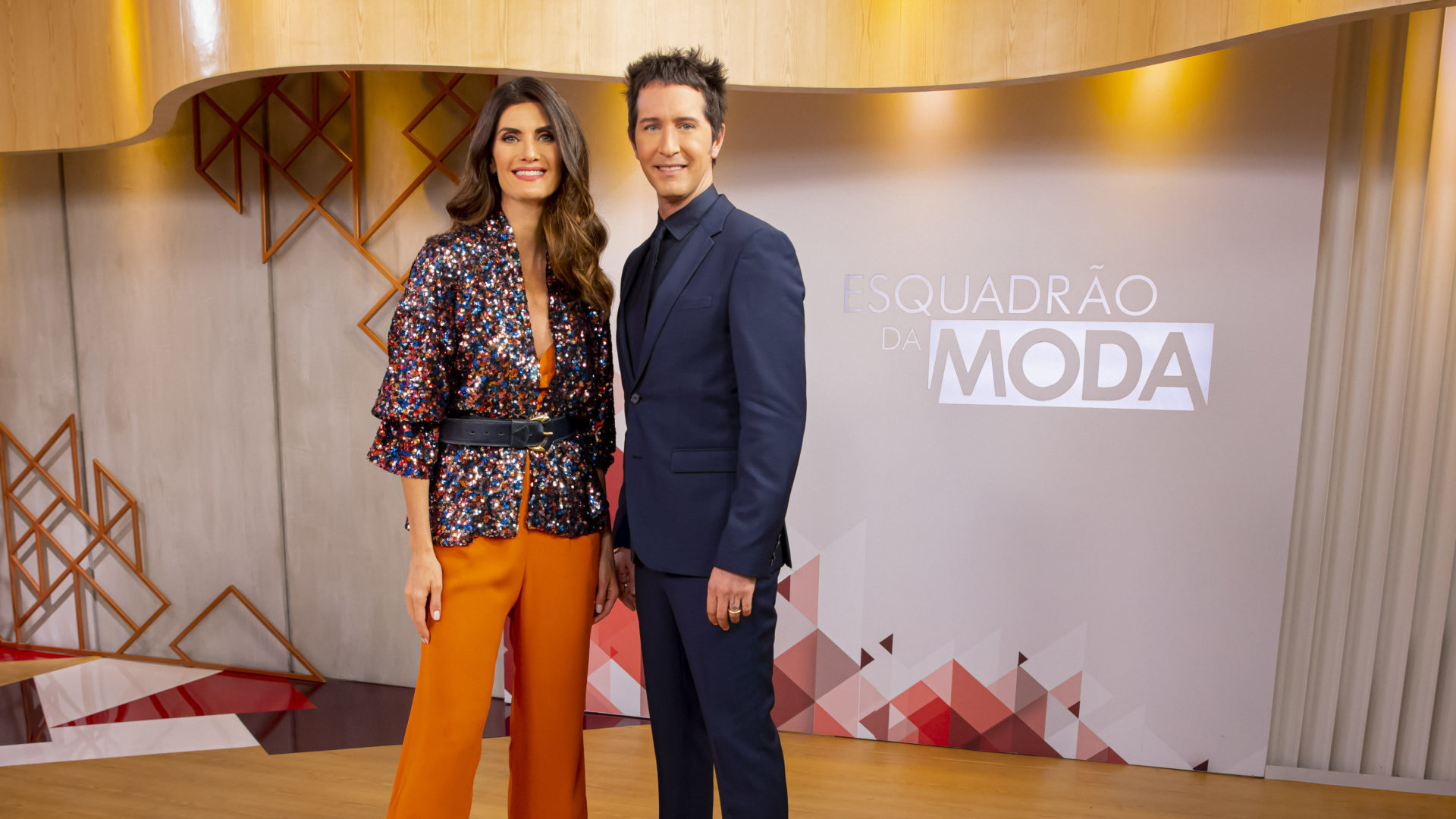 Isabella Fiorentino e Arlindo Grund apresentam o Esquadrão da Moda (Gabriel Cardoso / SBT)