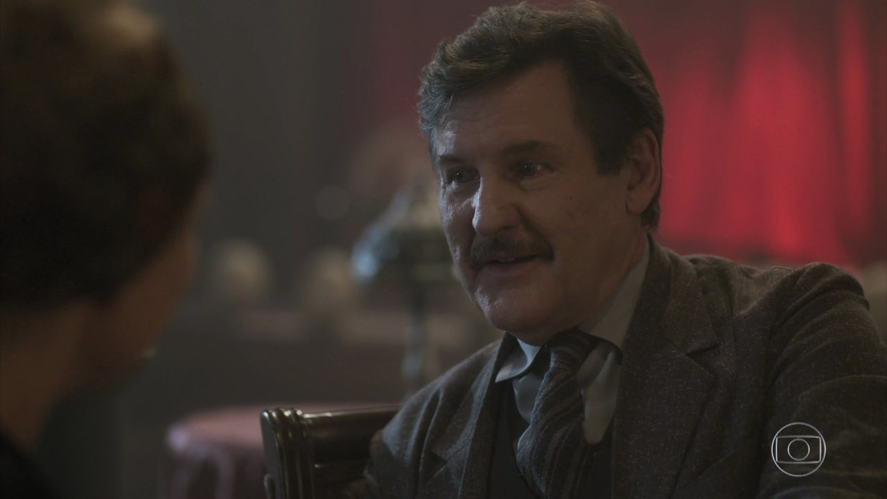 Júlio (Antonio Calloni) em Éramos Seis