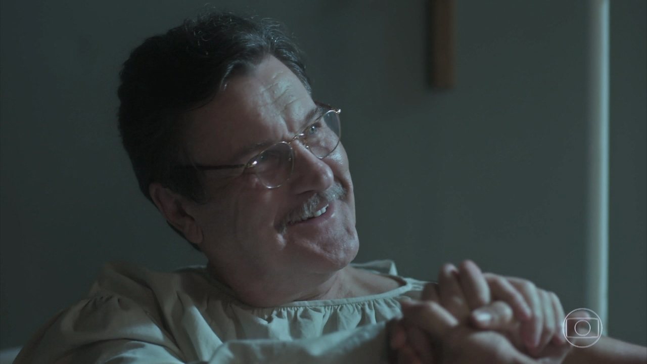 Júlio (Antonio Calloni) em Éramos Seis