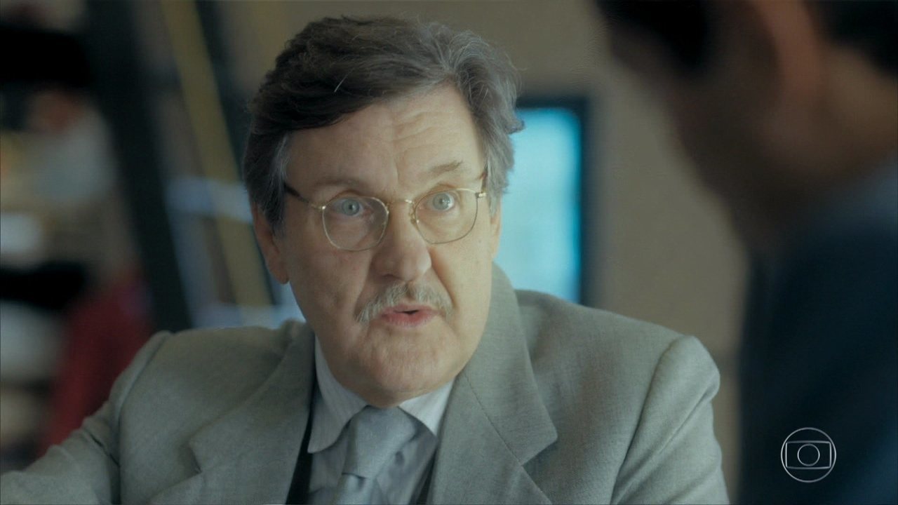 Júlio (Antonio Calloni) em Éramos Seis