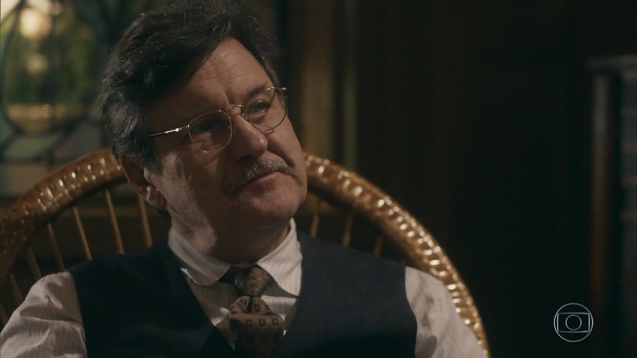 Júlio (Antonio Calloni) em Éramos Seis
