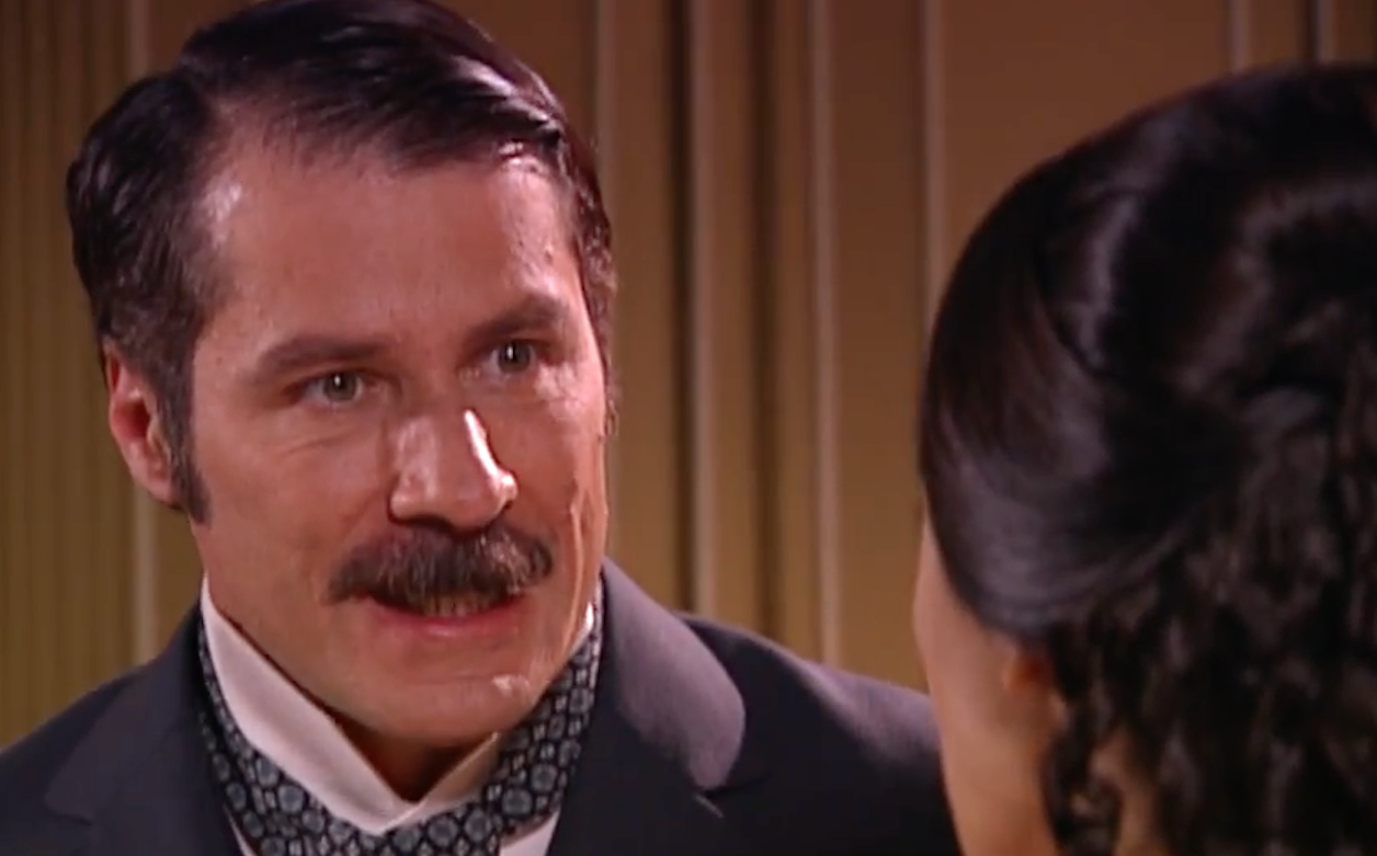 Leôncio (Leopoldo Pacheco) em A Escrava Isaura (Reprodução/Record TV)
