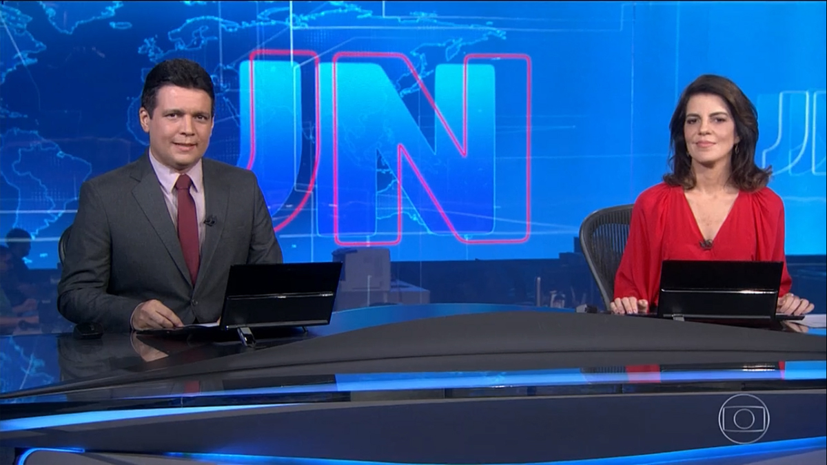 Mariana Gross e Marcelo Magno no Jornal Nacional