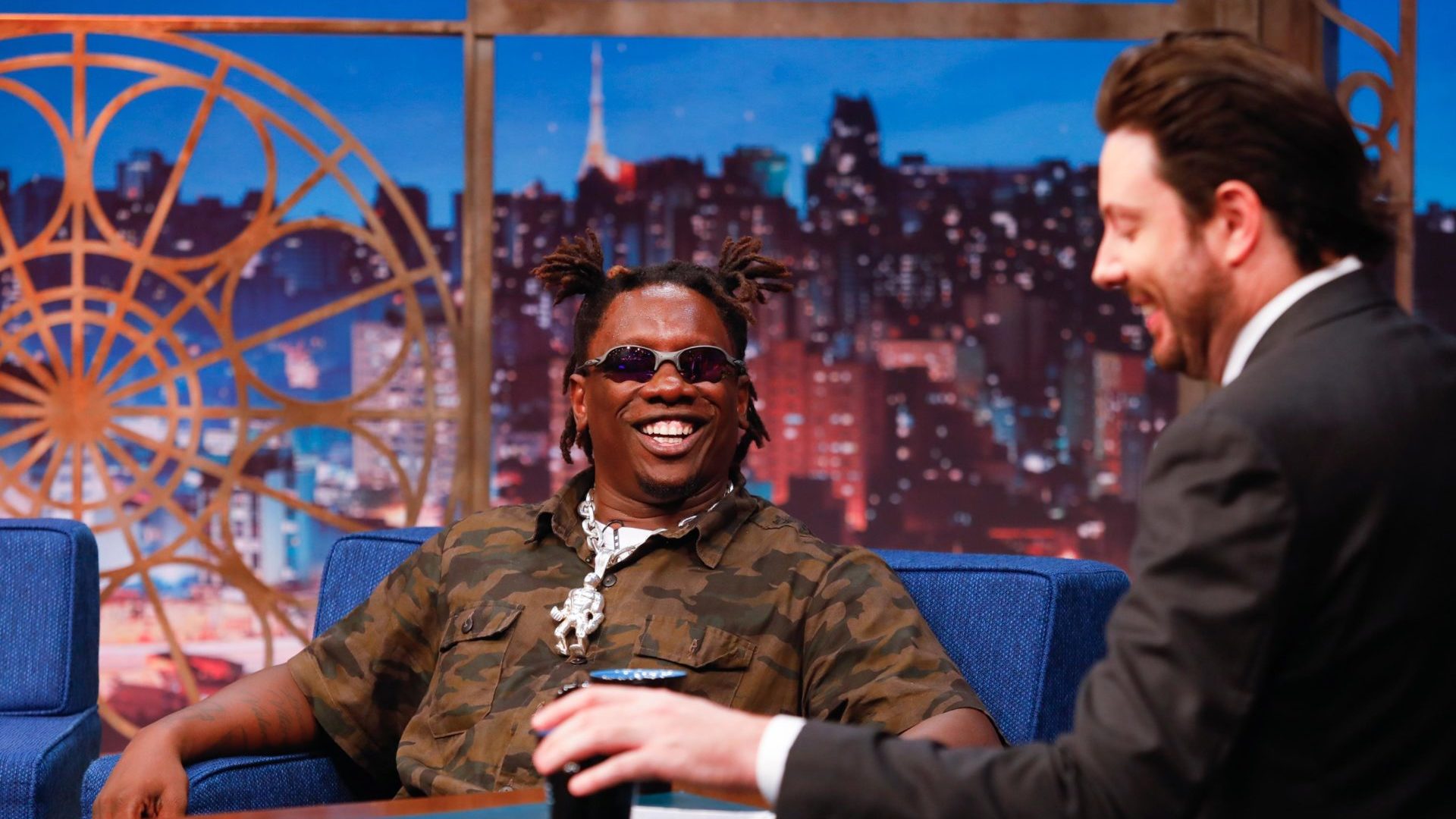 MC Gorila no The Noite com Danilo Gentili