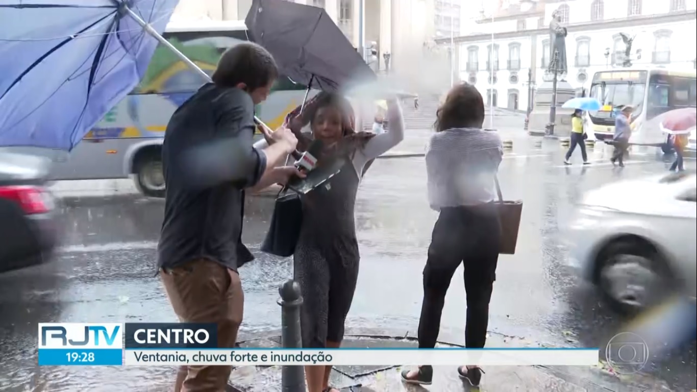 Pedro Figueiredo durante matéria do RJ2, telejornal da TV Globo