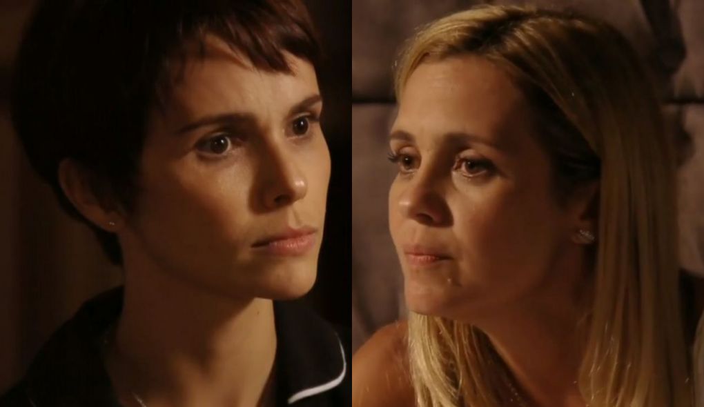 Rita (Débora Falabella) e Carminha (Adriana Esteves) de Avenida Brasil