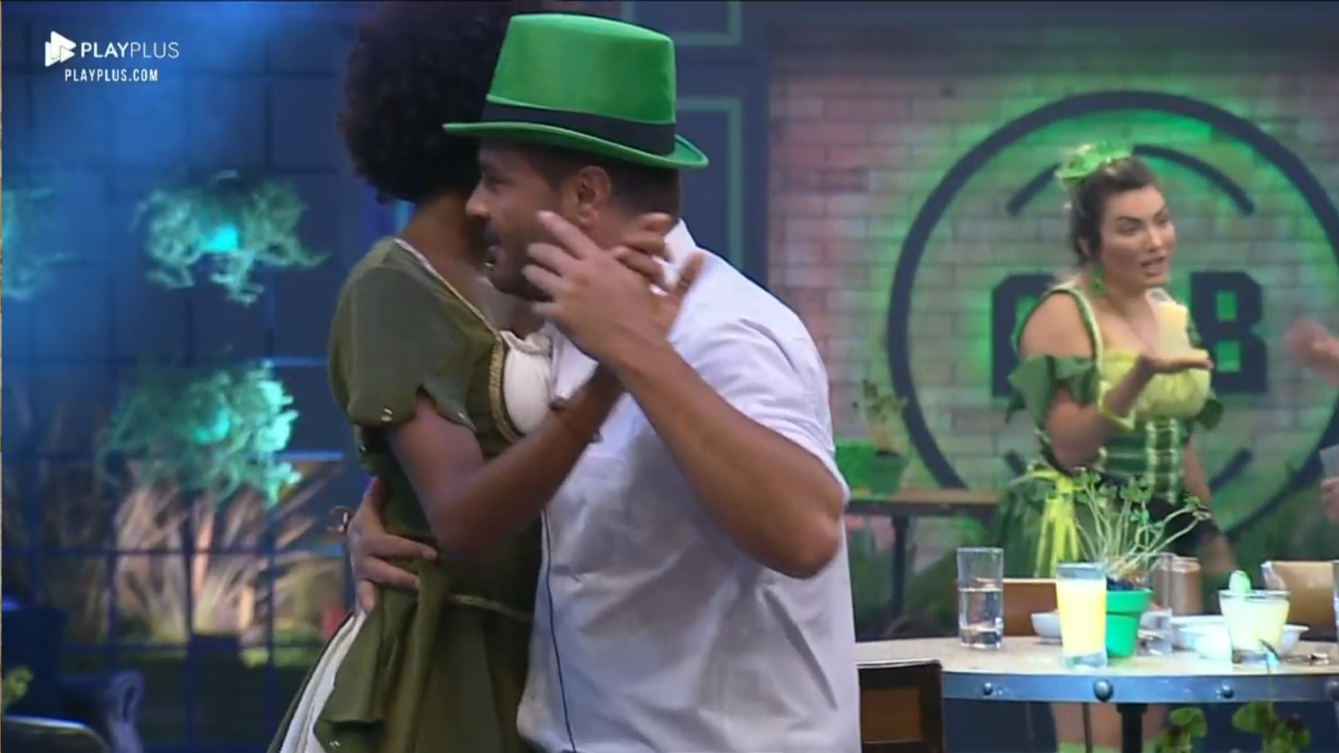 Sabrina Paiva e Rodrigo Phavanello em A Fazenda 11