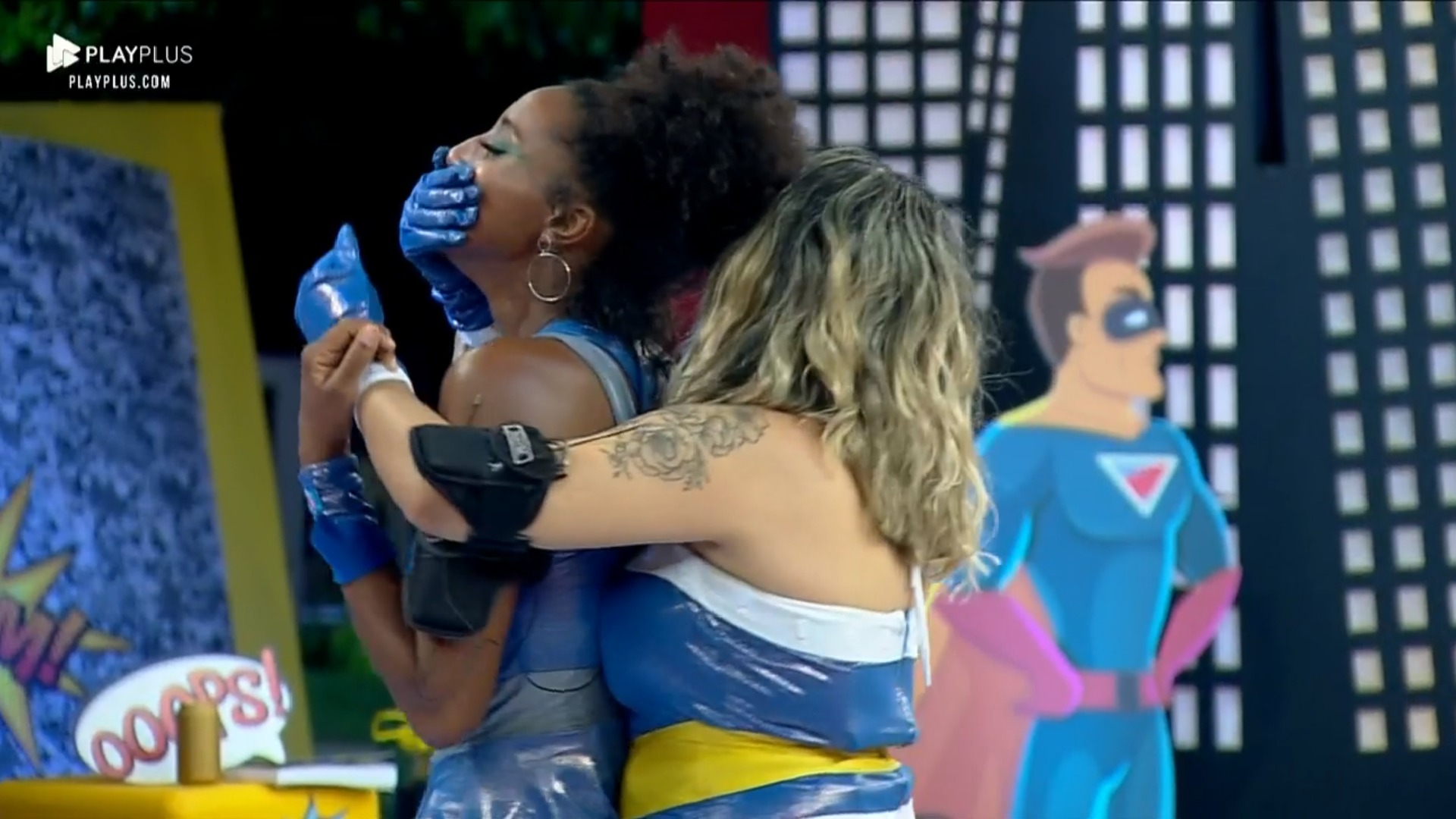 Sabrina Paiva e Thayse Teixeira em A Fazenda 11
