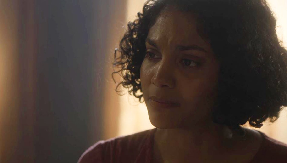 Shirley (Bárbara Reis) em Éramos Seis