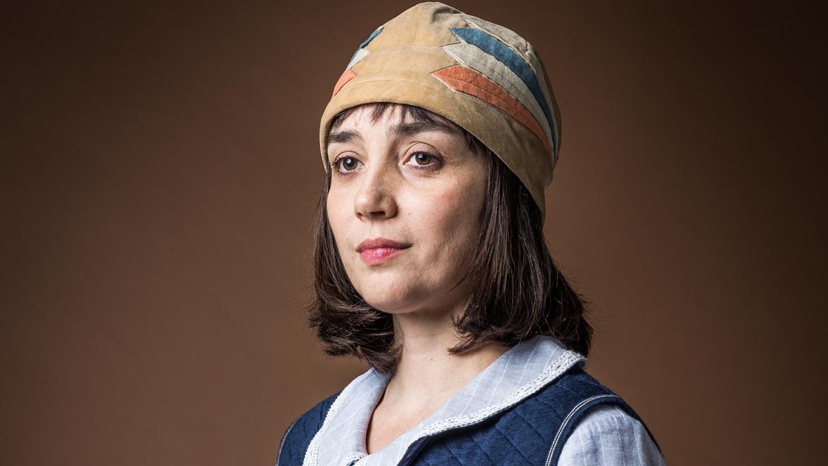 Simone Spoladore como Clotilde em Éramos Seis