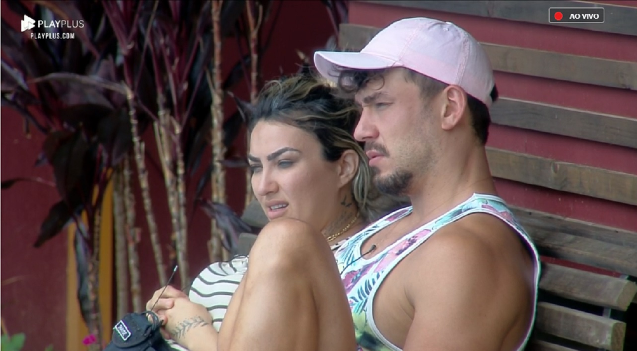 Thayse e Lucas em A Fazenda 11