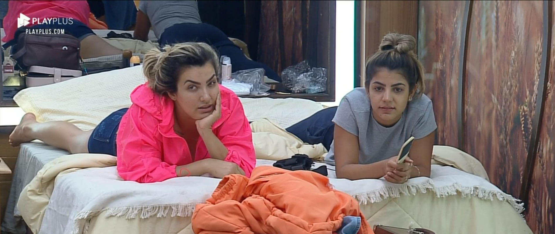 Thayse e Hariany em A Fazenda 11