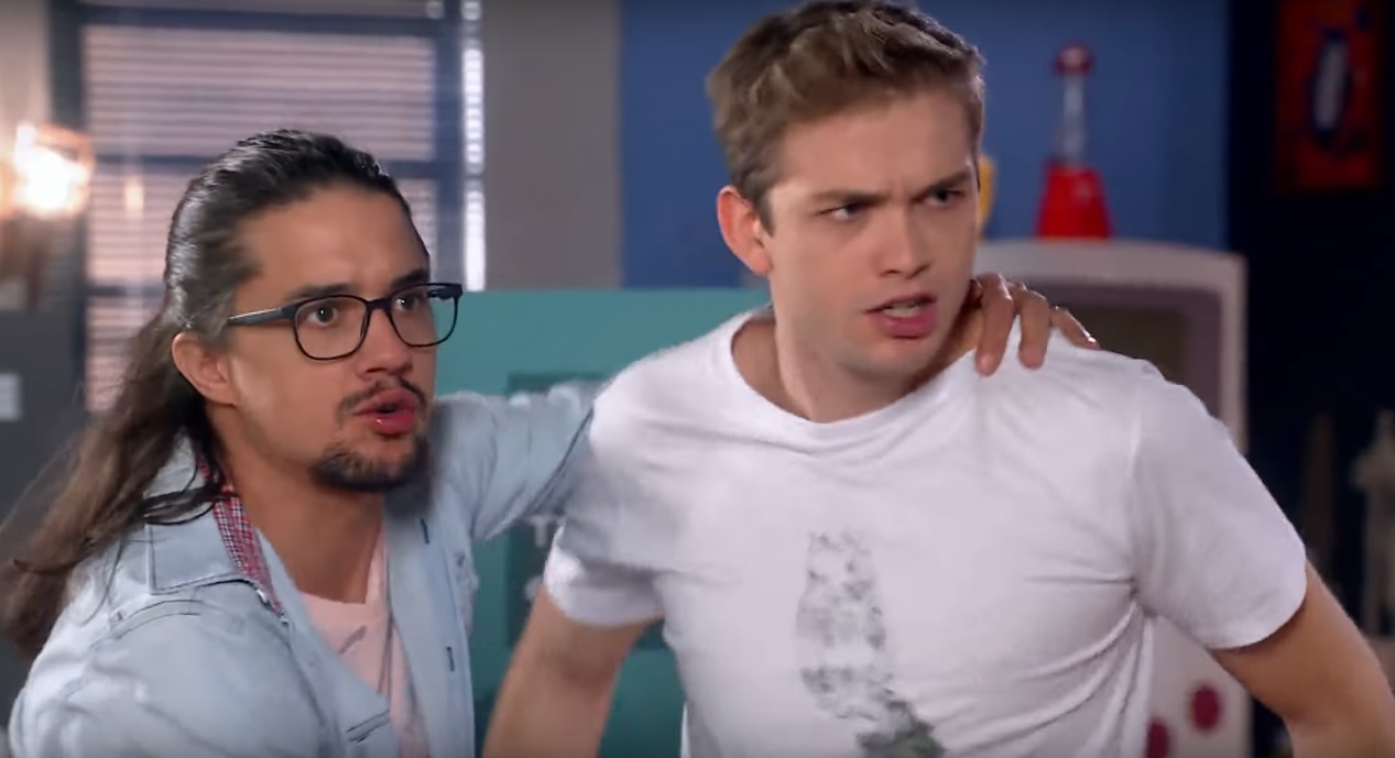 Vini e Luca saem no tapa (Reprodução: SBT)
