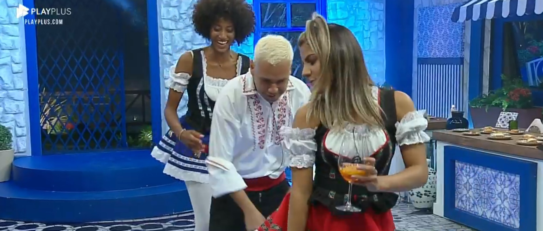 Sabrina Paiva, Viny Vieira e Hariany Almeida em A Fazenda 11