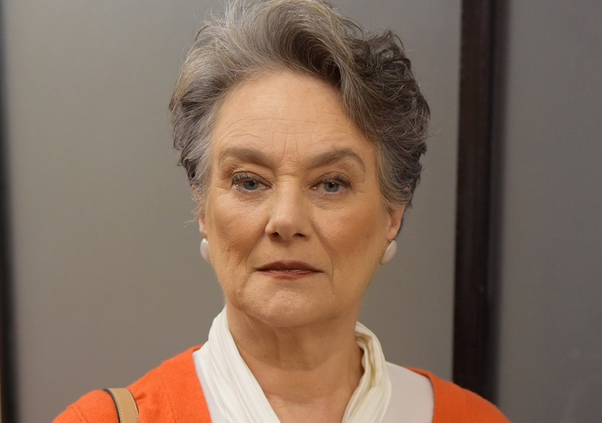 Selma Egrei dá vida à personagem Norma (Fotos: Blad Meneghel/ Record TV)