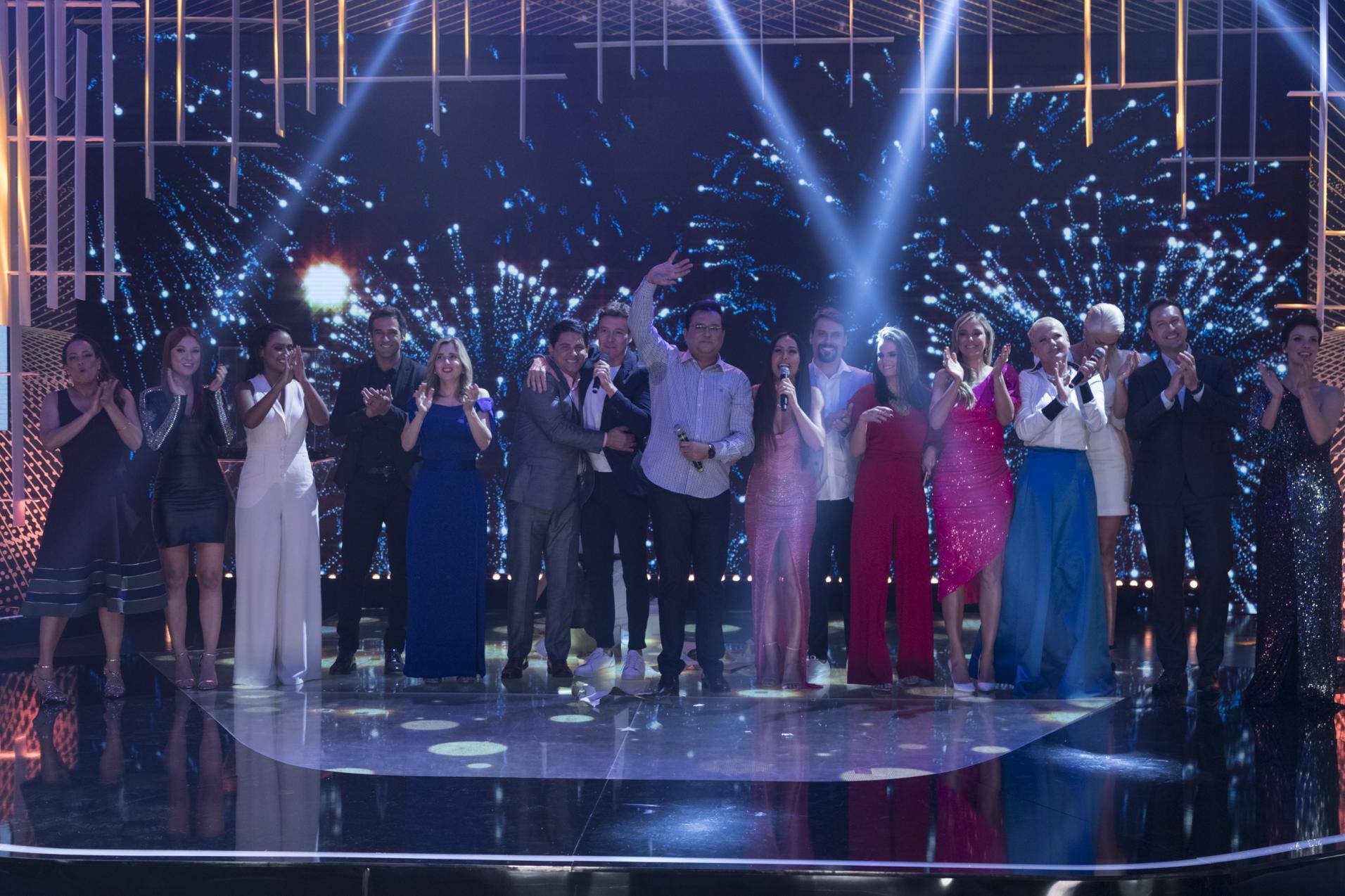 Especial Família Record reúne artistas da emissora