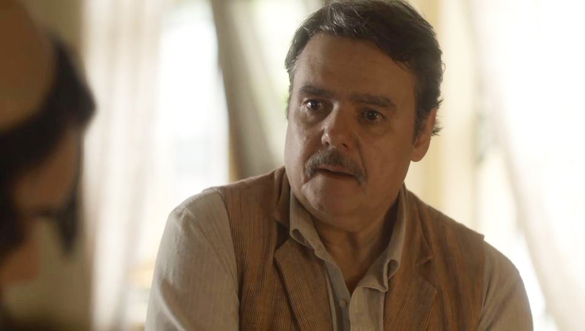 Afonso (Cássio Gabus Mendes) em Éramos Seis
