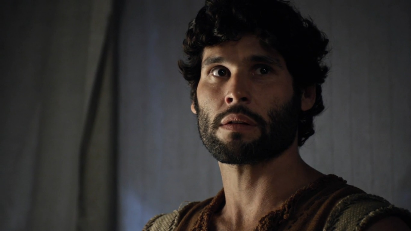 Dudu Azevedo como Asher em O Rico e Lázaro (Reprodução/ PlayPlus)
