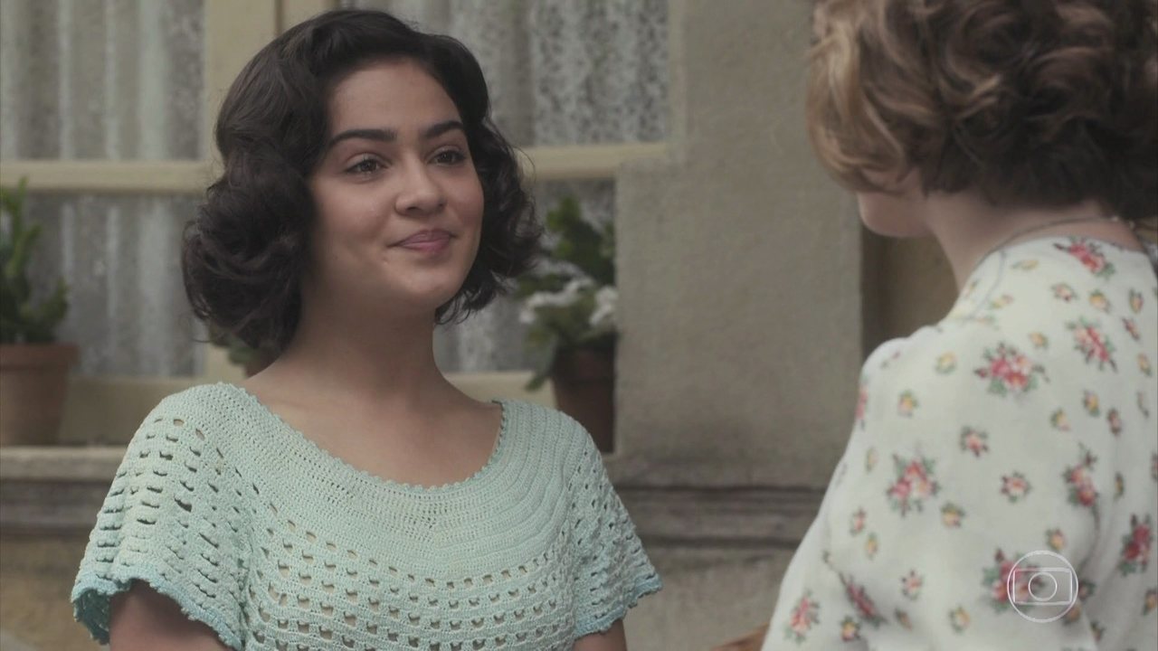Isabel (Giullia Buscacio) e Lili (Triz Pariz) em Éramos Seis