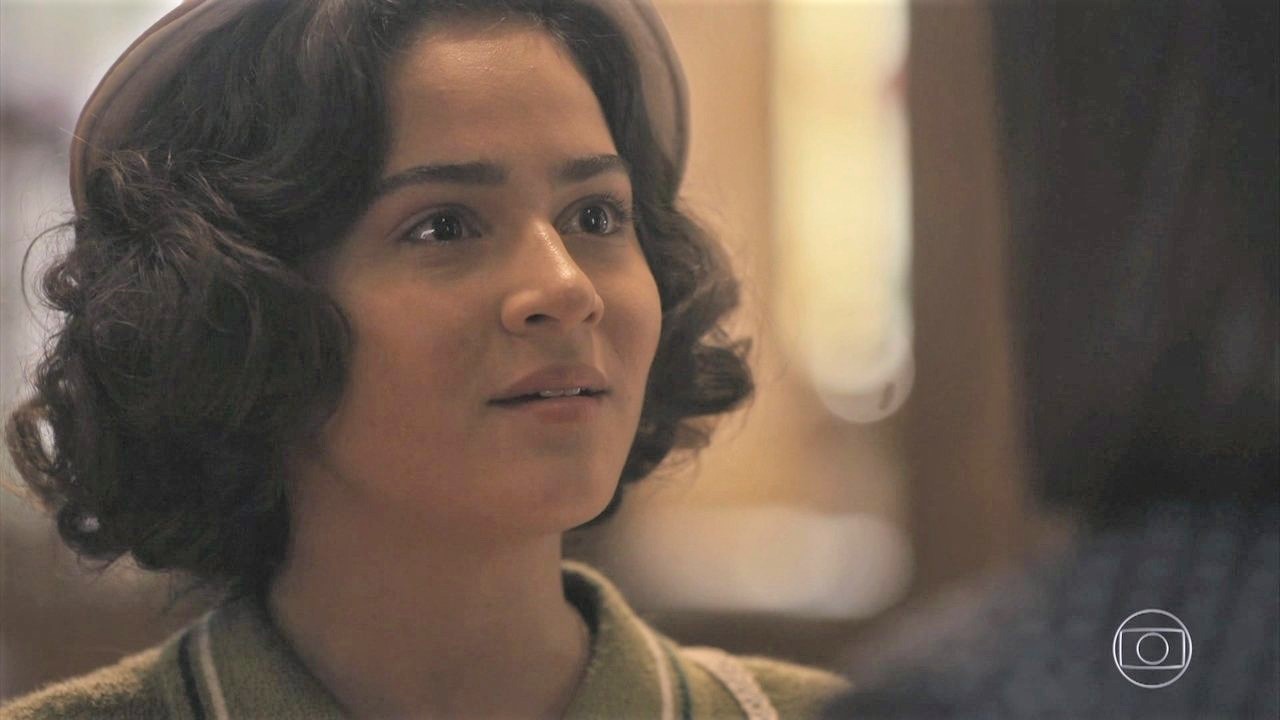 Isabel (Giullia Buscacio) em Éramos Seis