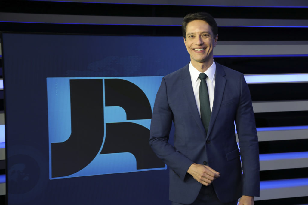Sérgio Aguiar no estúdio do Jornal da Record 24 horas