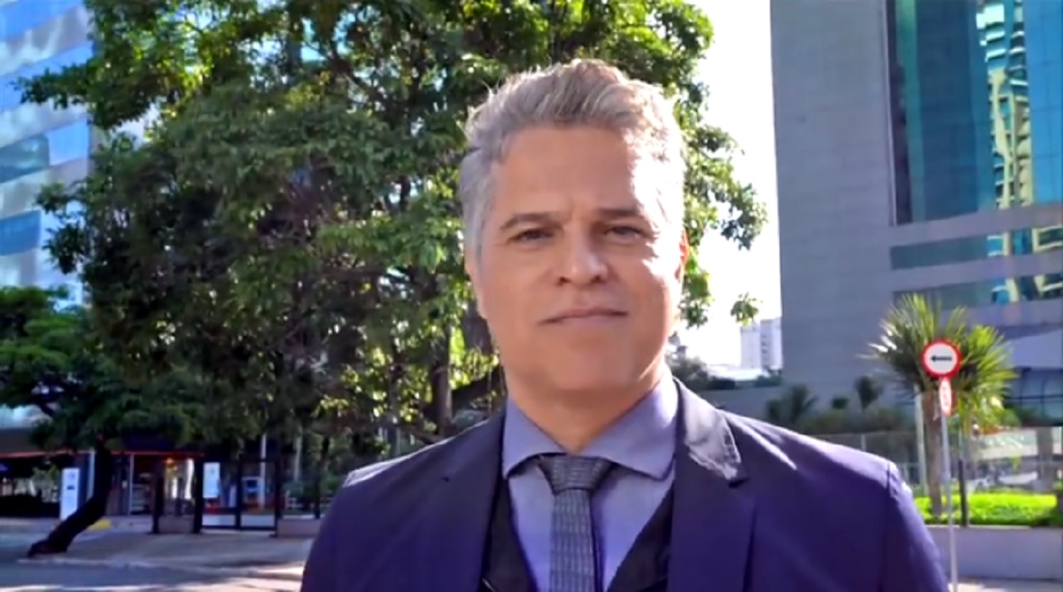 Juan Alba, como Ramiro, de Amor Sem Igual