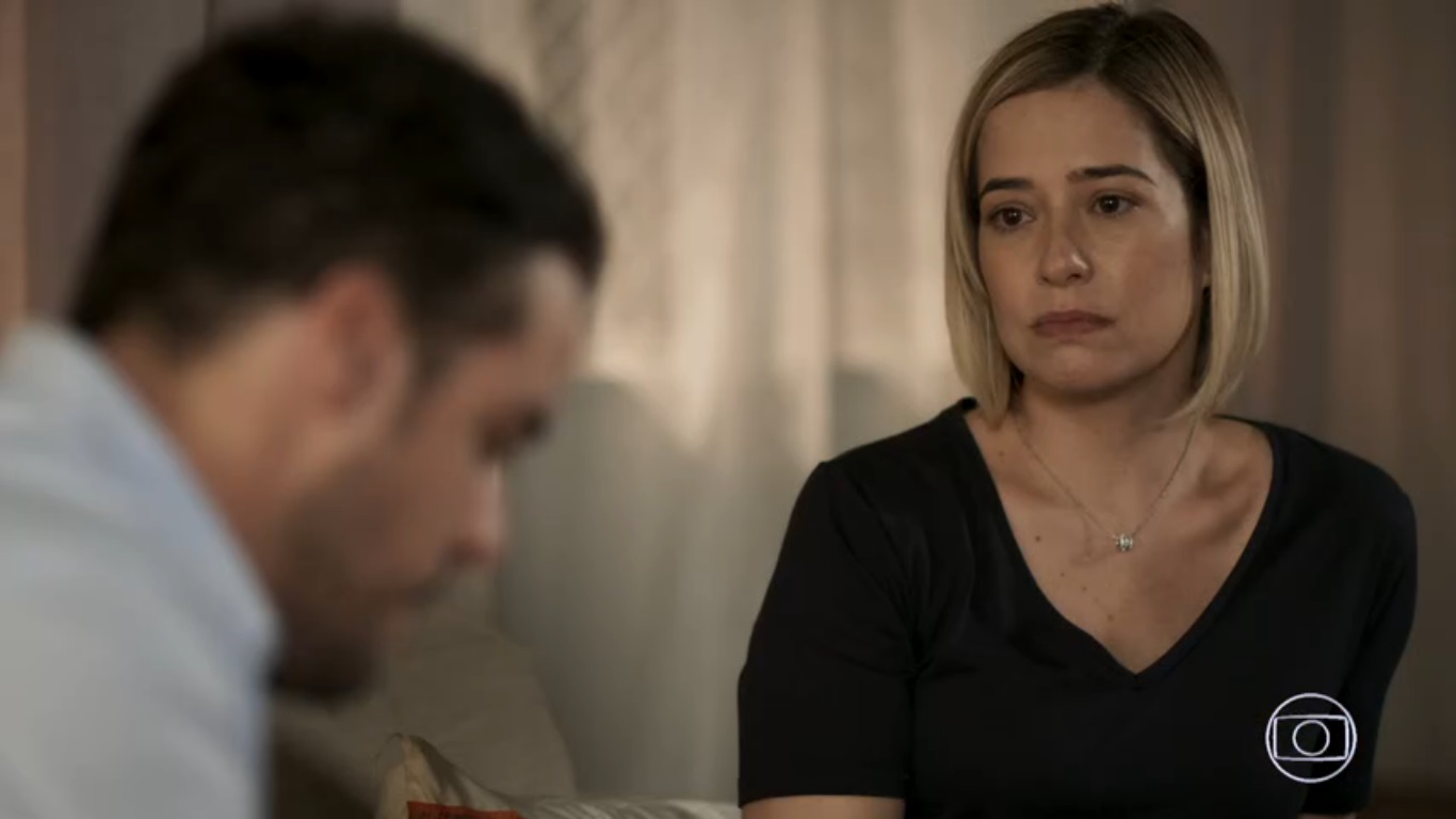 Lígia (Paloma Duarte) fica irritada com Joaquim (Joaquim Lopes) em Malhação Toda Forma de Amar