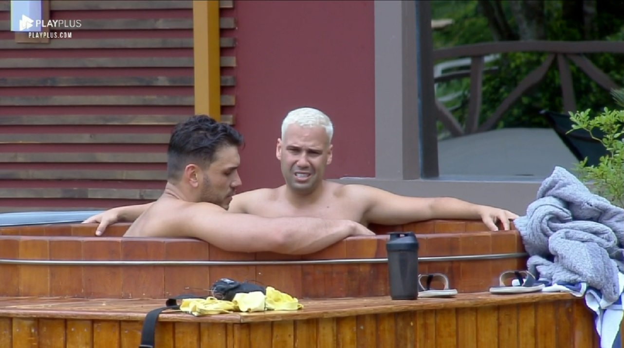 Lucas e Viny em A Fazenda 11