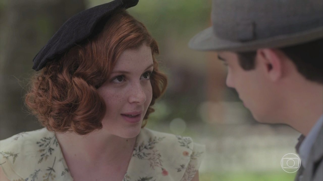 Mabel (Carla Nunes) e Carlos (Danilo Mesquita) em Éramos Seis