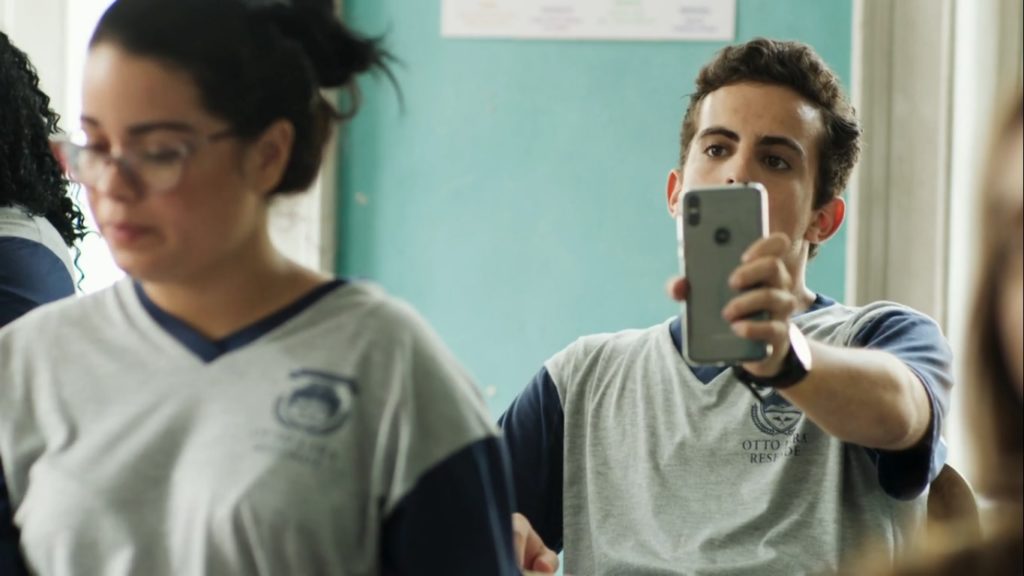 Marquinhos filma a aula de Celso