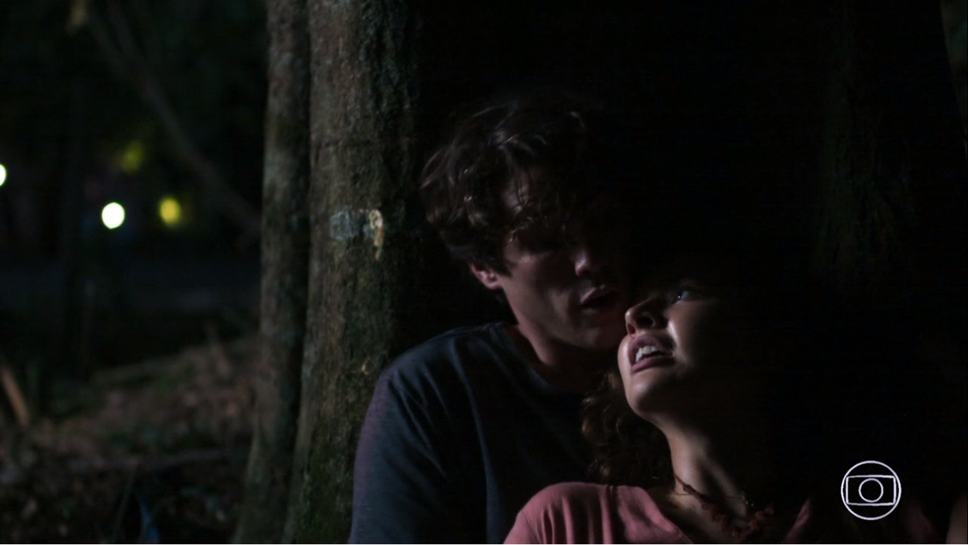 Rita (Alanis Guillen) e Rui (Rômulo Arantes Neto) em Malhação (Reprodução / GloboPlay)