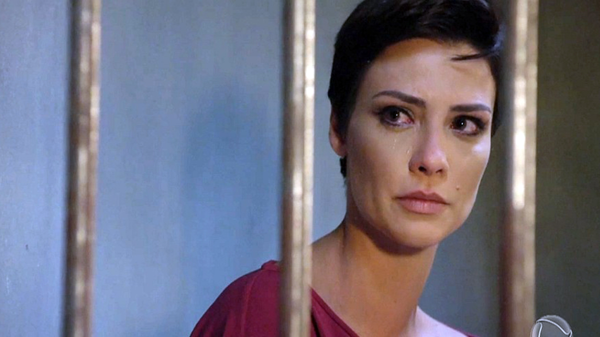 Sophia (Camila Rodrigues) em Topíssima