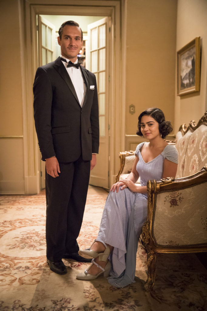 Isabel (Giullia Buscacio) e Felício (Paulo Rocha) em Éramos Seis