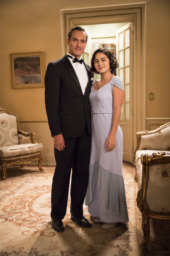 Felício (Paulo Rocha) e Isabel (Giullia Buscacio) em Éramos Seis
