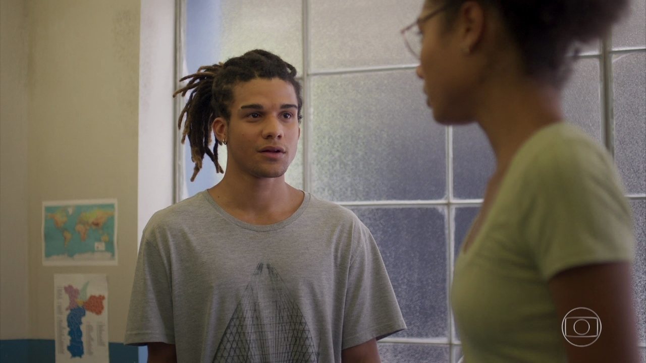 Waguinho (Lucas Leto) e Alice (Bruna Inocêncio) em Bom Sucesso