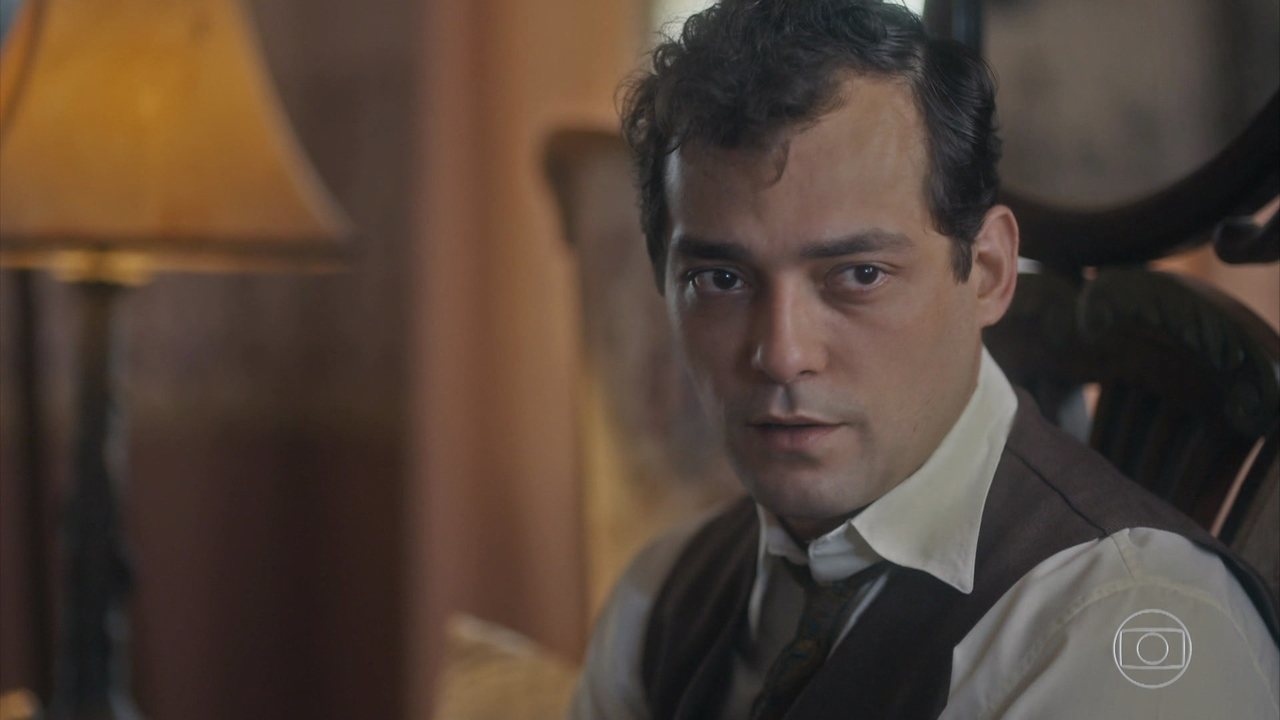 Zeca (Eduardo Sterblitch) em Éramos Seis