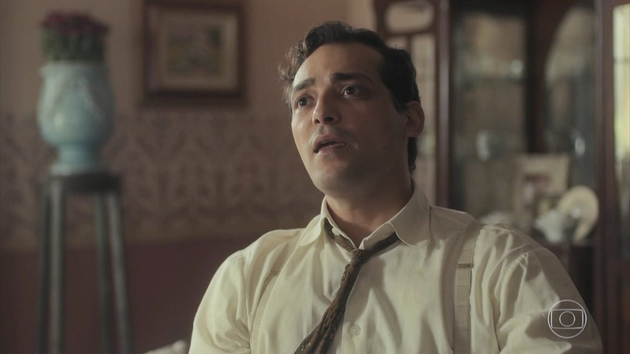 Zeca (Eduardo Sterblitch) em Éramos Seis