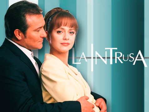 Gabriela Spanic e Arturo Peniche são os protagonistas de A Intrusa (Divulgação / Televisa)