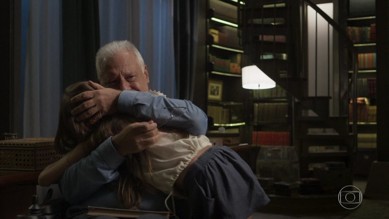 Alberto (Antonio Fagundes) e Sofia (Valentina Vieira) em Bom Sucesso